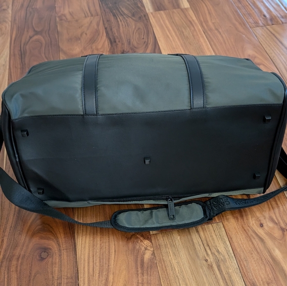 Roberto Cavalli Cavalli Class 19" Logo Duffel Bag With Removable Strap Nwt ❤️ - Picture 7 of 8